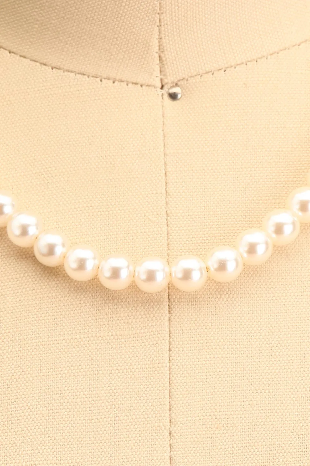 Hersil | White Pearl Necklace