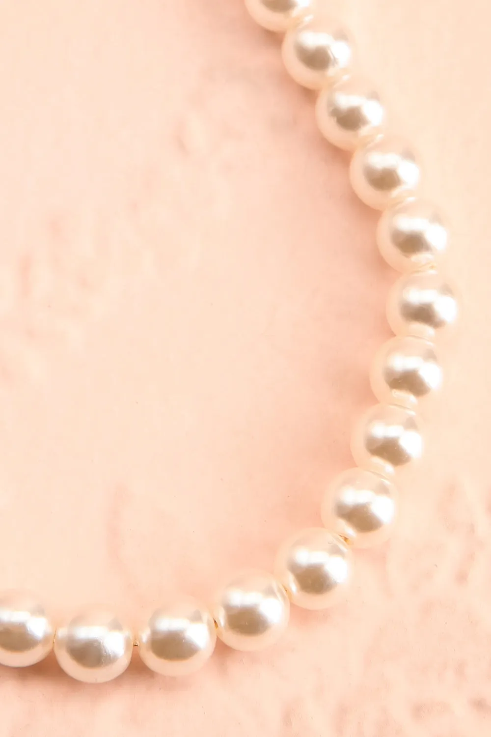 Hersil | White Pearl Necklace