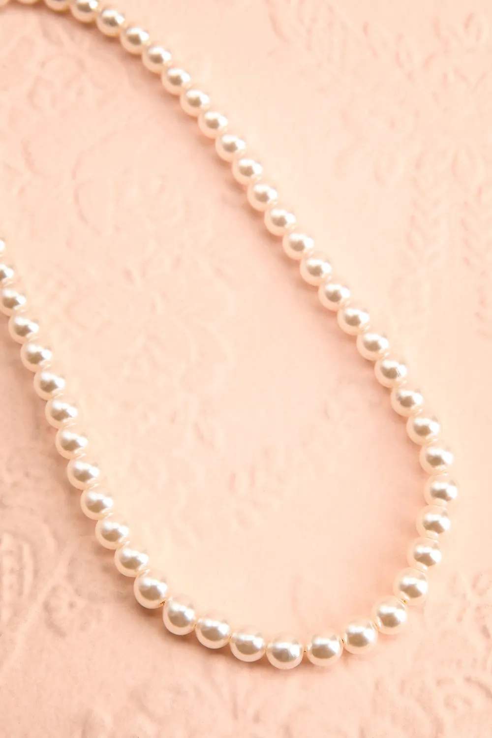 Hersil | White Pearl Necklace