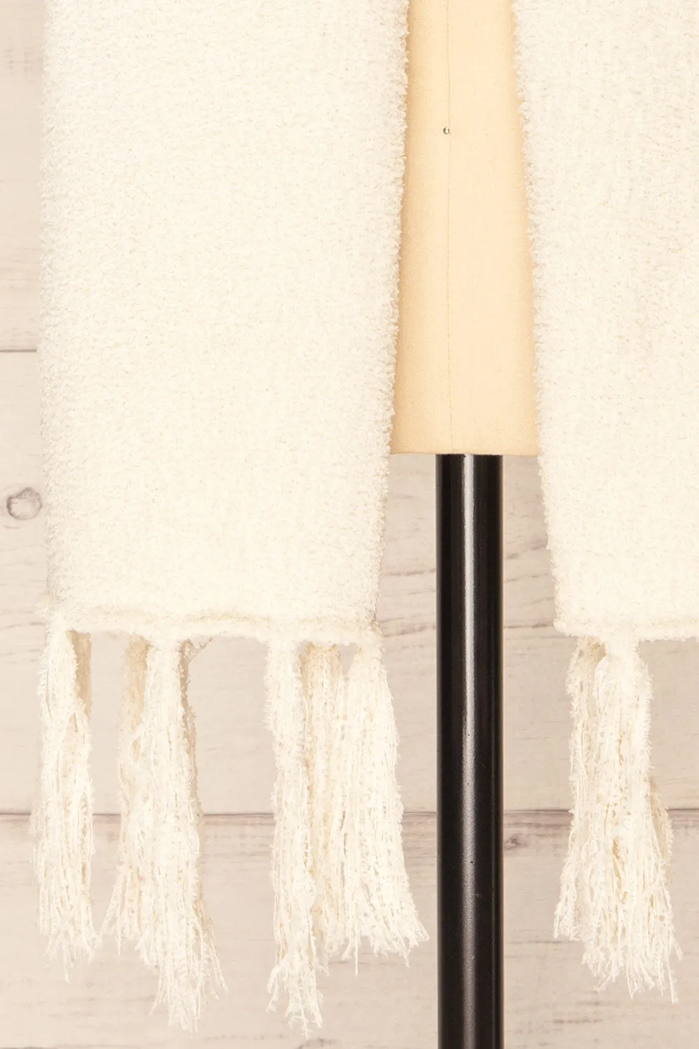 Le Chasseur Ivory | Oversized Fluffy Fringed Scarf