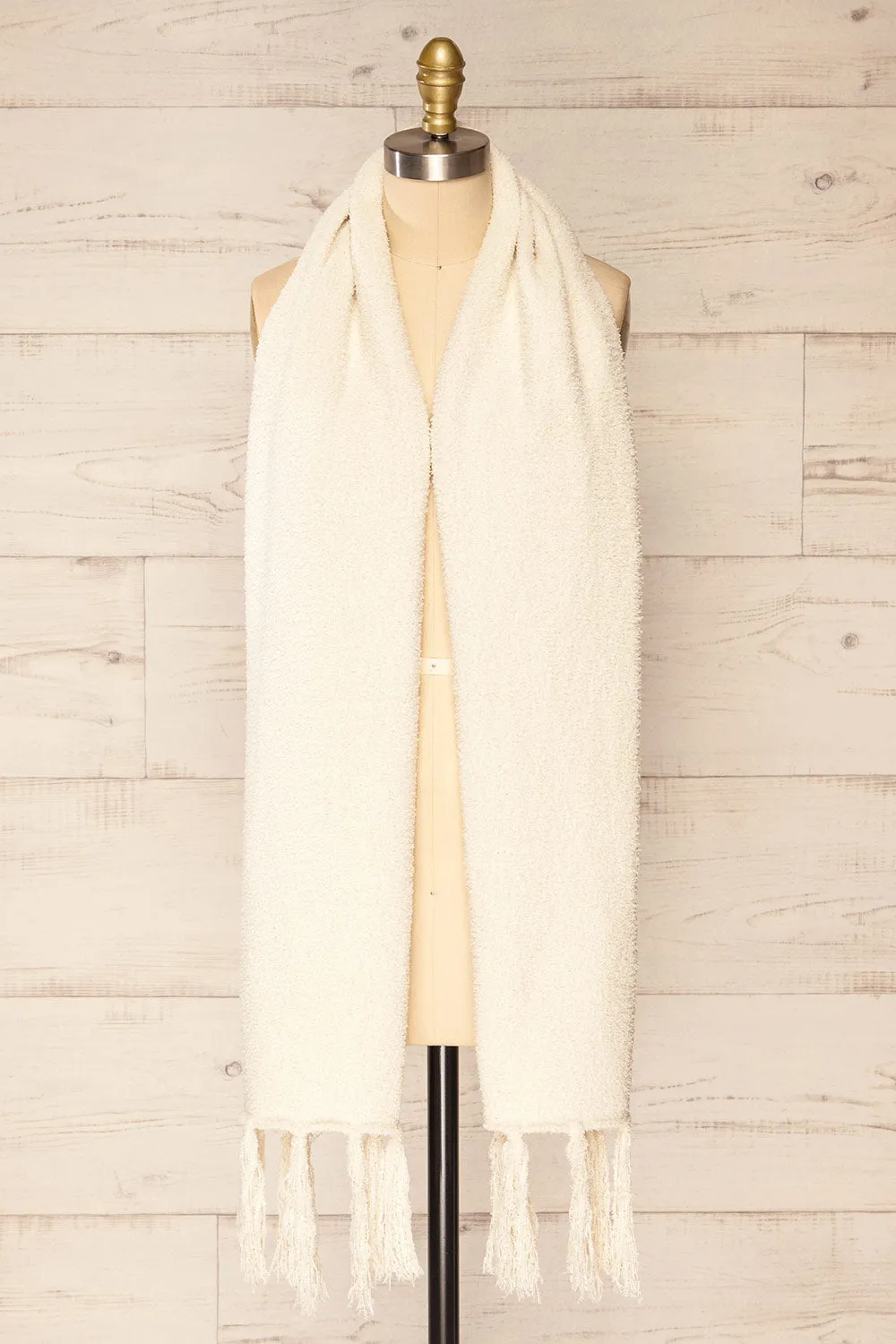 Le Chasseur Ivory | Oversized Fluffy Fringed Scarf