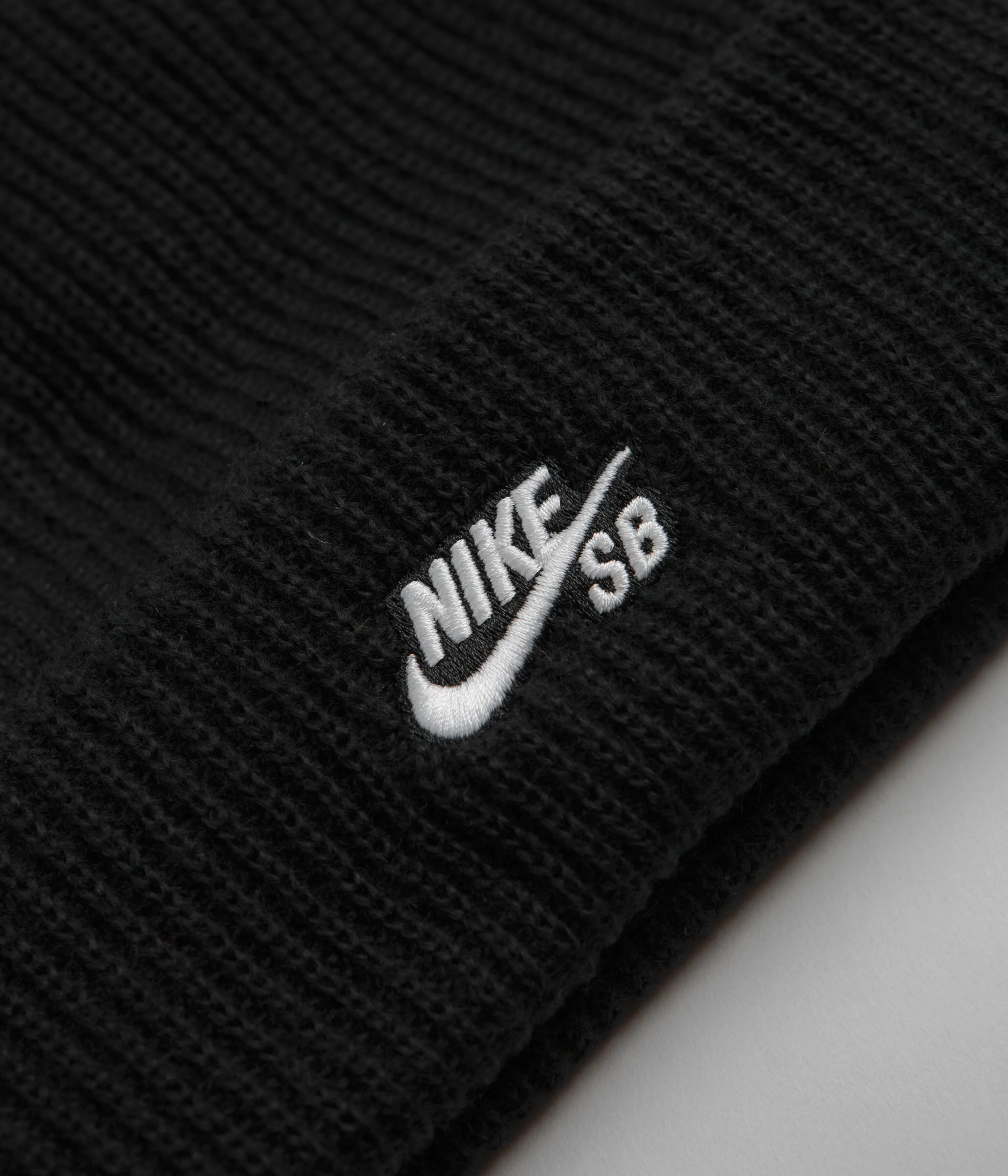 Nike SB Terra Beanie - Black / Dark Grey / White