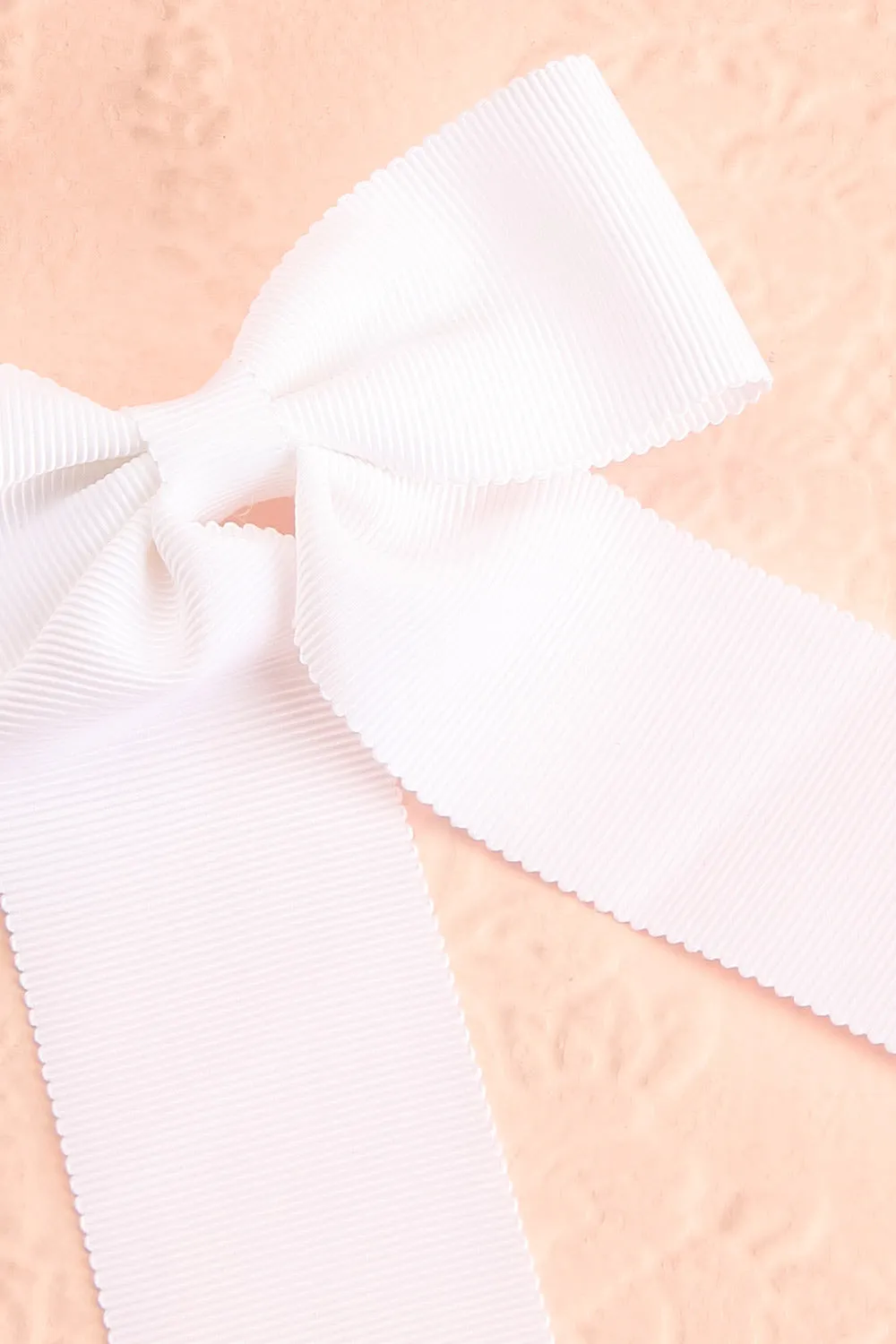 Saffy White | Ribbed Bow Barrette