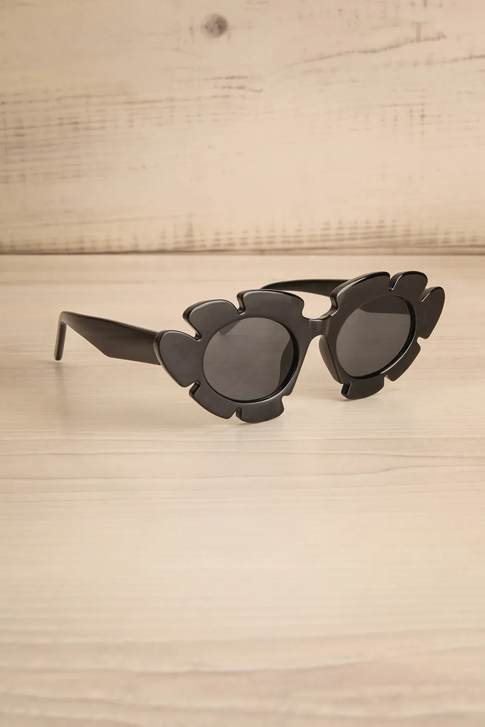 Trixie Black | Flower Sunglasses