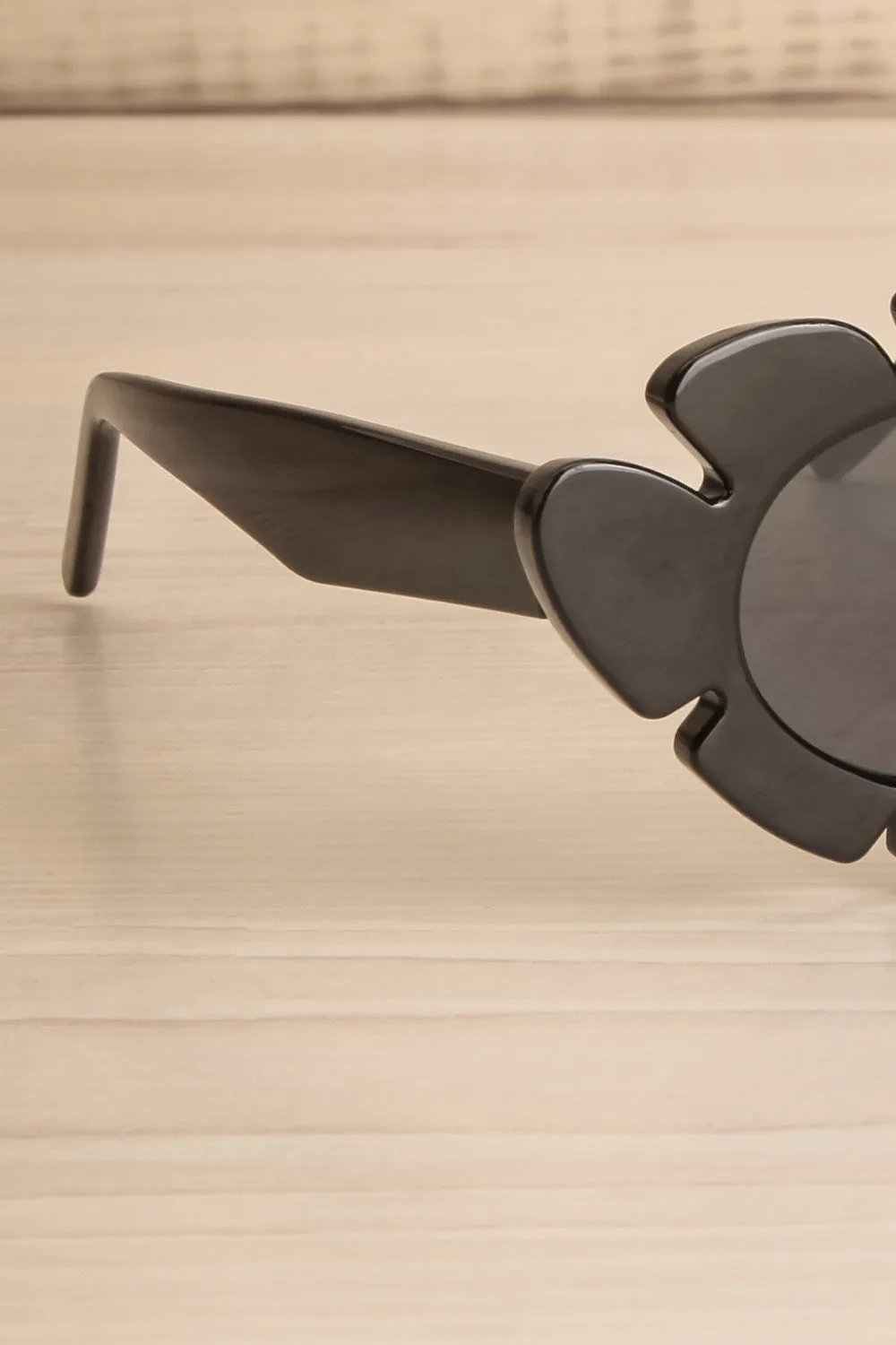 Trixie Black | Flower Sunglasses