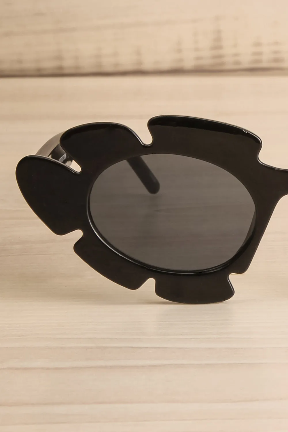 Trixie Black | Flower Sunglasses