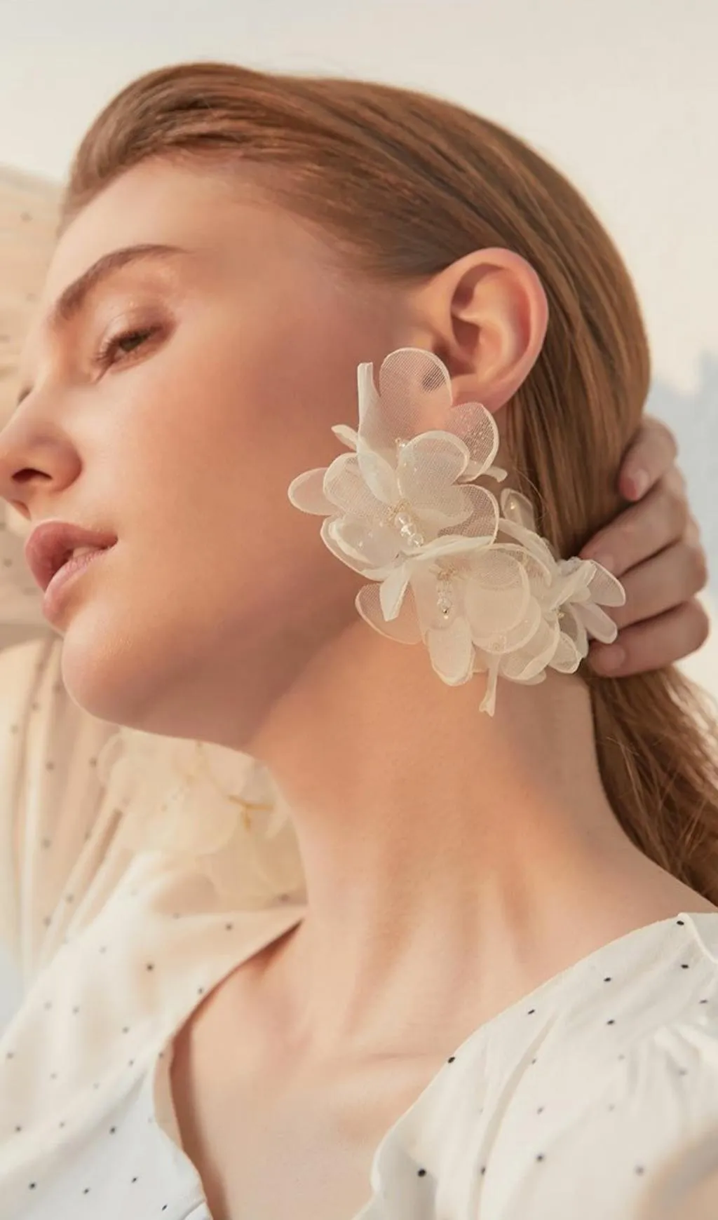 White Artificial water earrings Gloria Lanvin