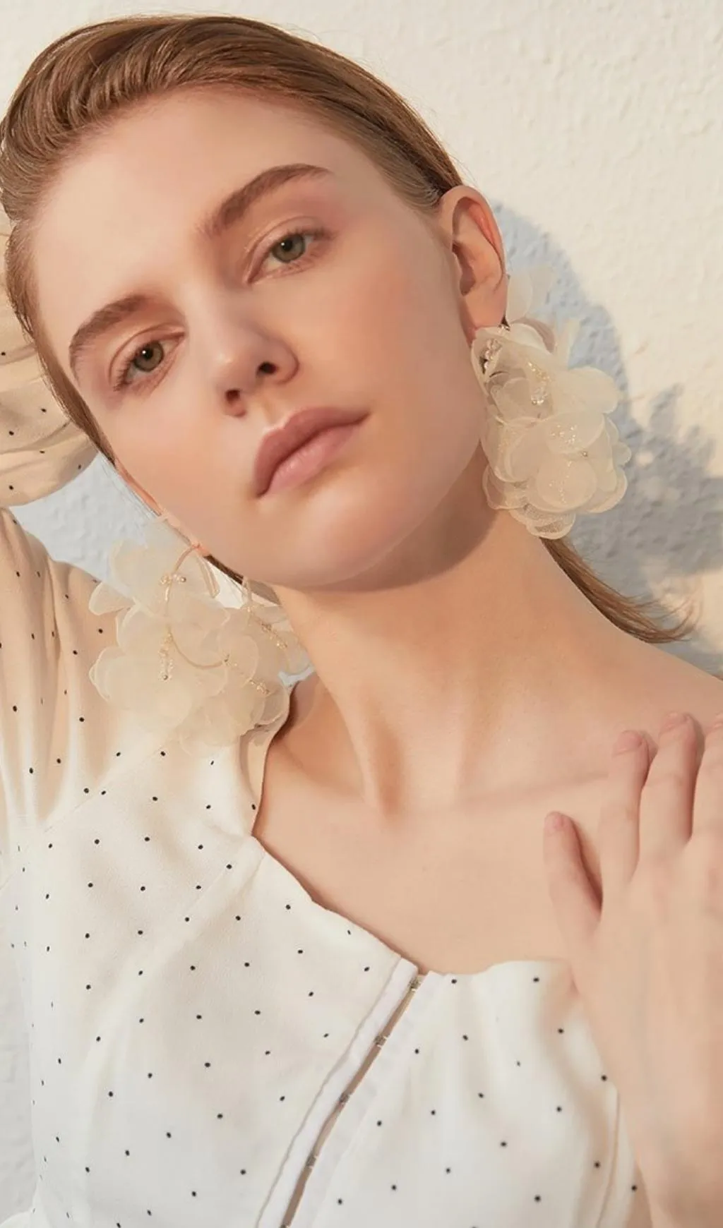 White Artificial water earrings Gloria Lanvin