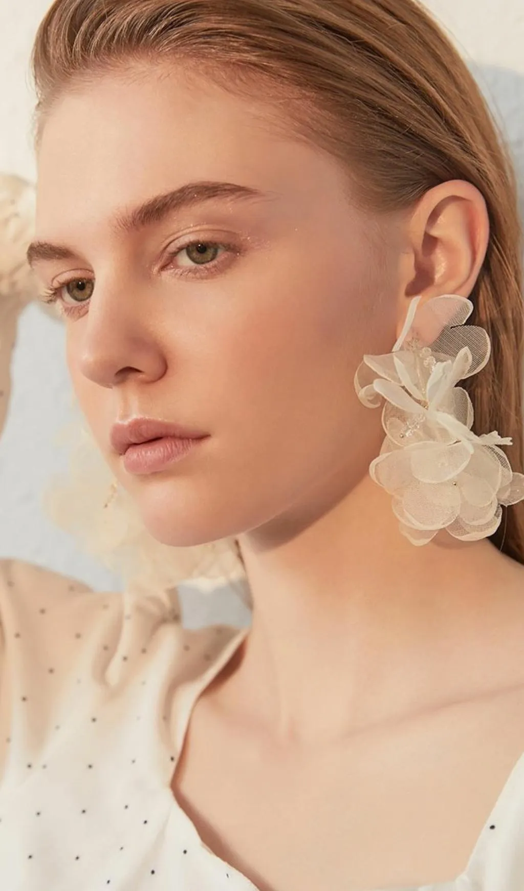 White Artificial water earrings Gloria Lanvin